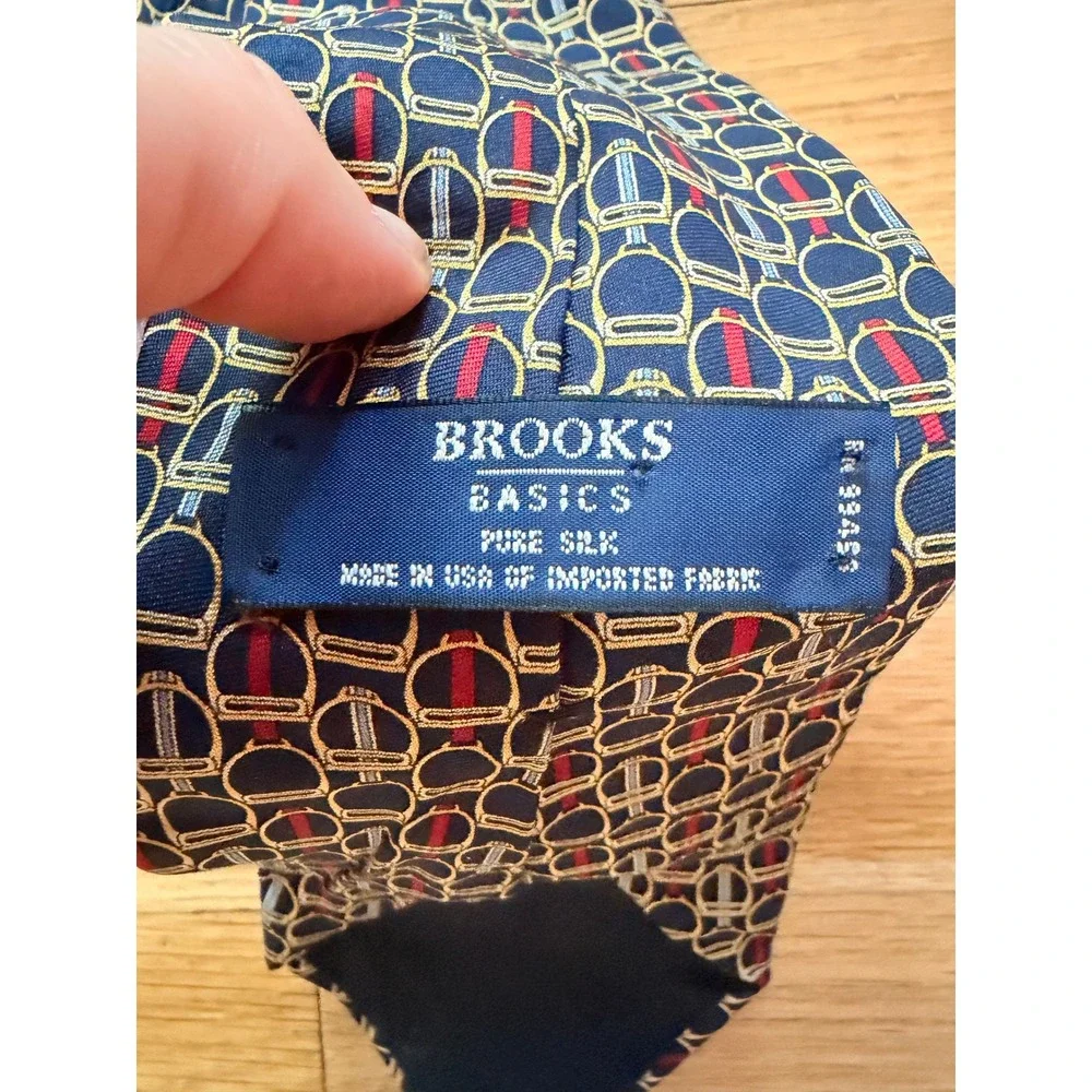 Brooks Brothers Basics Mens Silk‎ Tie Navy Blue Red Gold Equestrian Stirrup USA